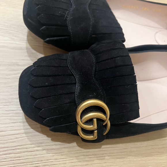 Lightly worn Gucci flats very cute for going out or office wear. - Picture 2 of 3